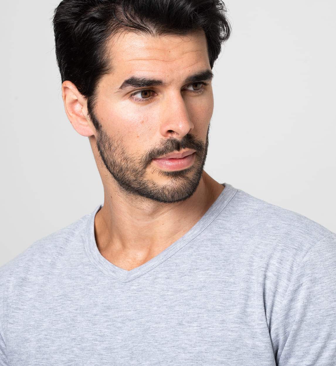 Camiseta Antisudor Cuello V Gris Vigoré - Image 3