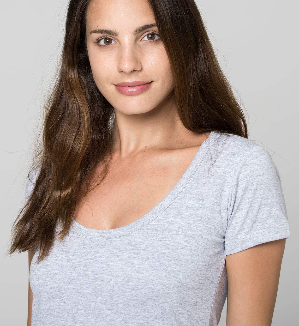 Camiseta mujer antisudor cuello escotado Gris Vigoré - Image 3