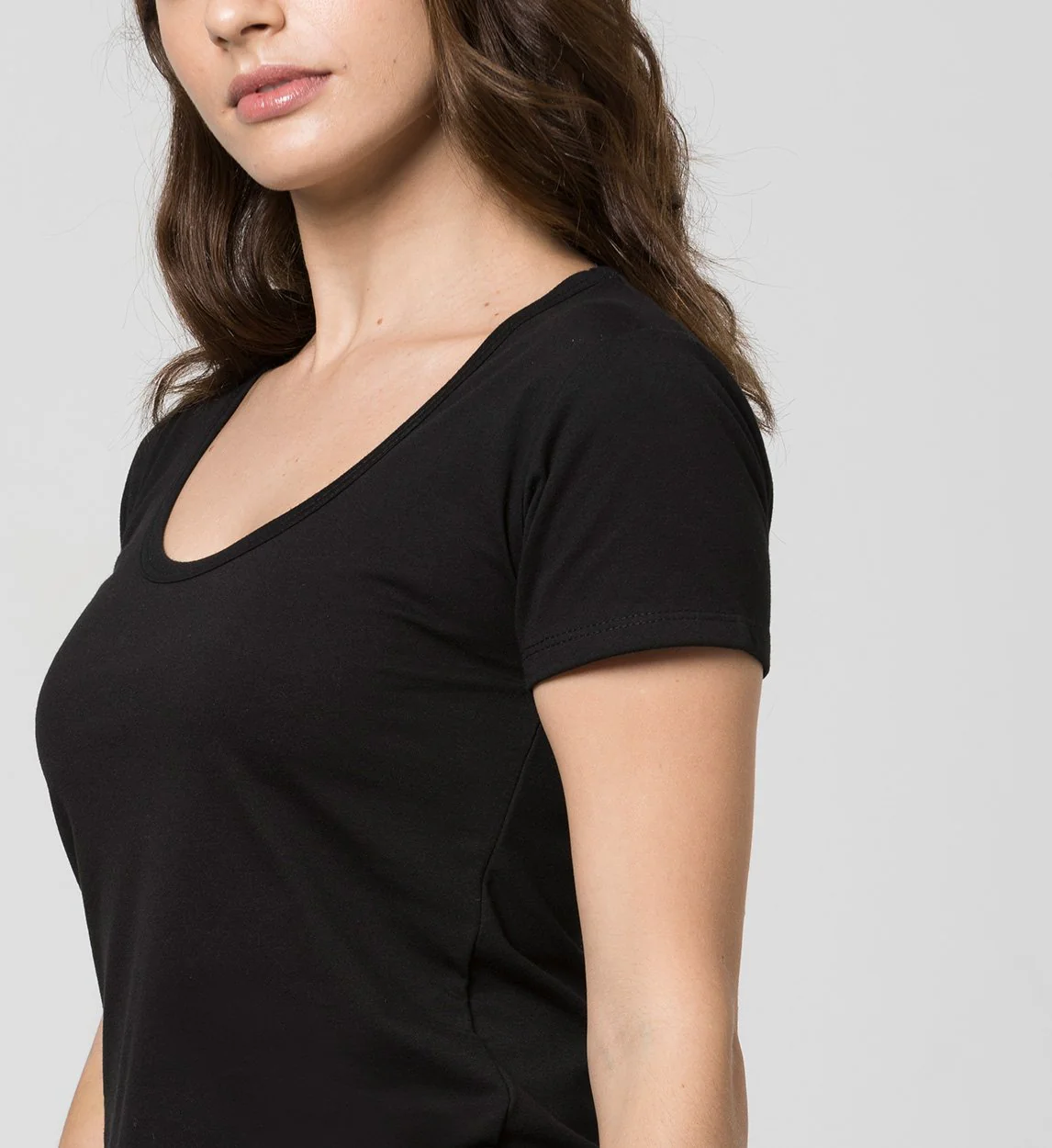 Camiseta mujer antisudor cuello escotado Negro - Image 4